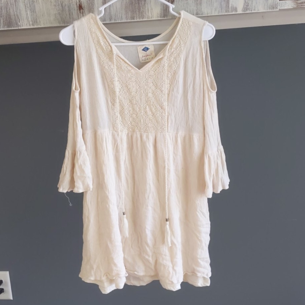 Cold shoulder tunic